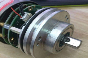 编码器轴锁死并伴随有出现红色粉末出现的故障分析 - 德国Hengstler(亨士乐)授权代理