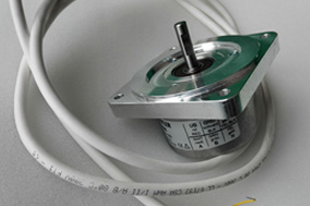 SSI编码器优势凸显：高精度、高速与强抗干扰 - 德国Hengstler(亨士乐)授权代理