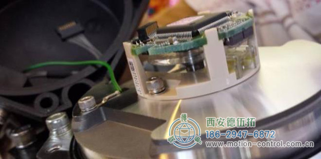在使用伺服电机编码器过程中，须尽量避免其本体受到任何外力的撞击