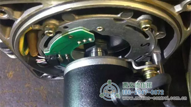 编码器和大功率电机轴端是怎么连接的？