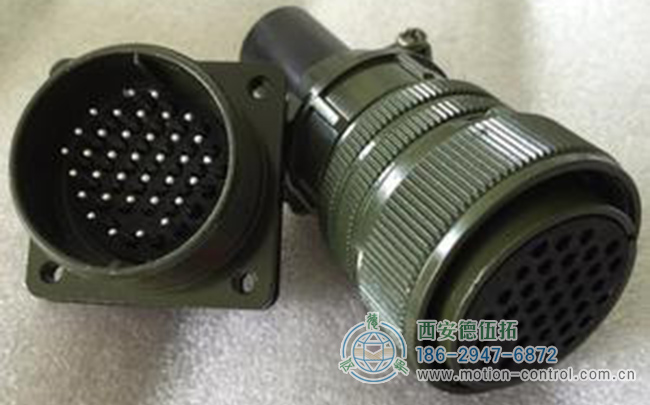 编码器插头是干什么用的，可以带电拔插头吗？