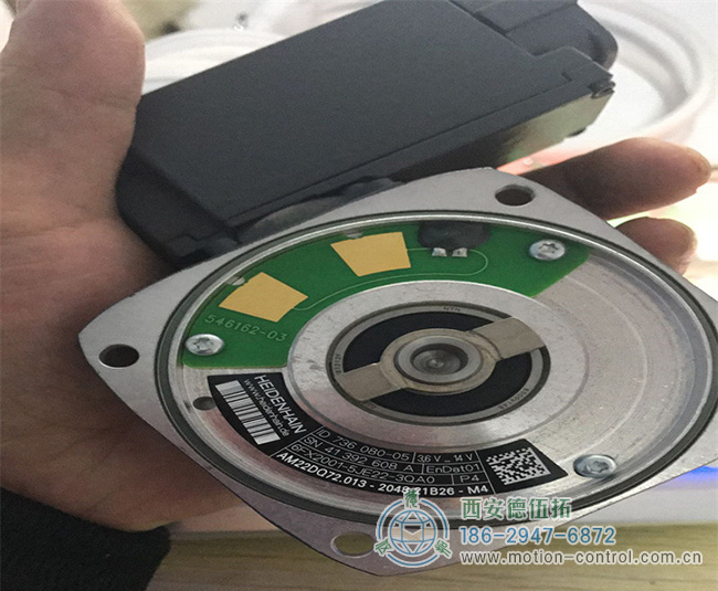 是不是配了编码器的电机才叫伺服电机？