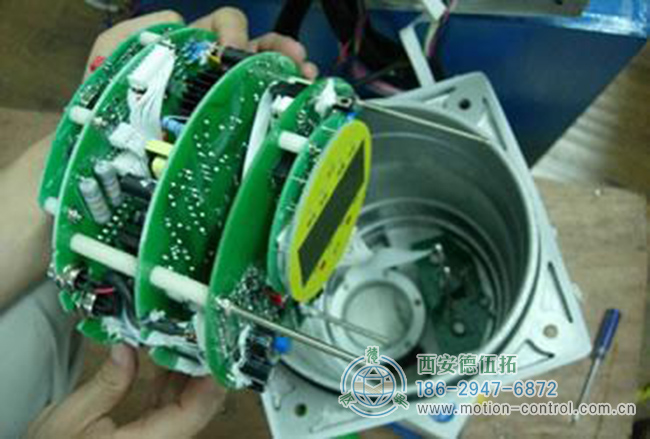 如何维护绝对值编码器的性能？