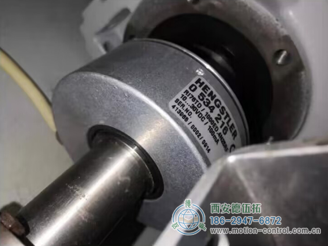 影响绝对式编码器精度的原因是什么？