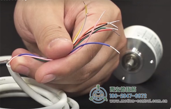 图为亨士乐RI40-EO系列编码器的接线与构造