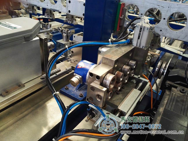 图为堡盟增量式编码器在折弯机上的应用照片