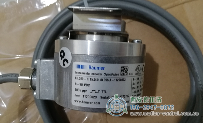 图为一款堡盟通孔型增量编码器照片