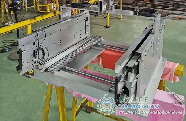 图为智能货叉的主体结构部分照片